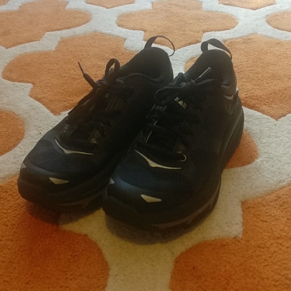 Hoka One One Valor